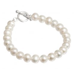 classic cream pearl bracelet