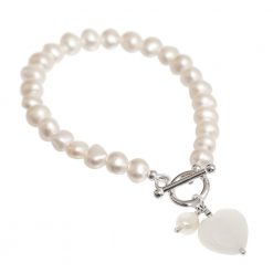 Pearl bracelet with white jade heart